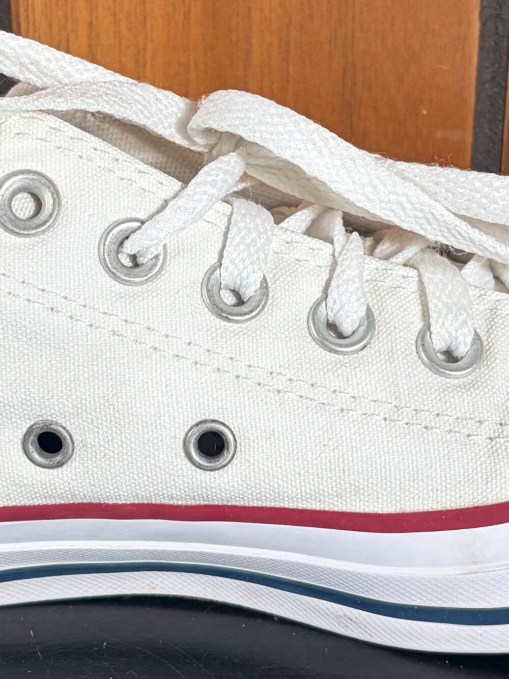 Converse Chuck Taylor All Star White Low Top Lace Up Sneakers 6M 8W - GUC - Picture 3 of 8